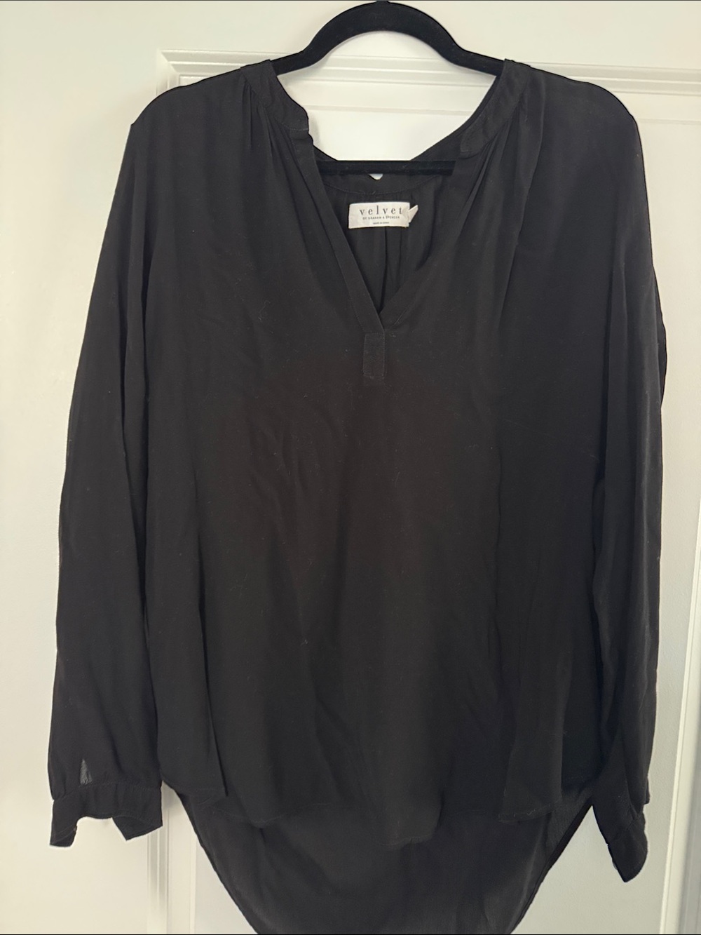 Velvet by Graham & Spencer Black Long Sleeve V-Neck Tunic